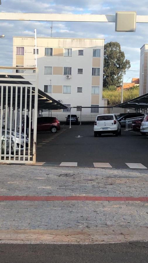 Apartamento Em Londrina Privado Com 2 Quartos De Casal Com Utensilios Garagem E Wifi Exterior foto